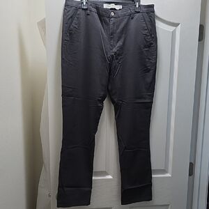 Sleek Black Chinos with Contemporary Style